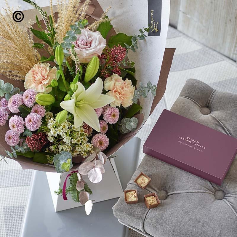 Winter Trending Handtied with Chocolates